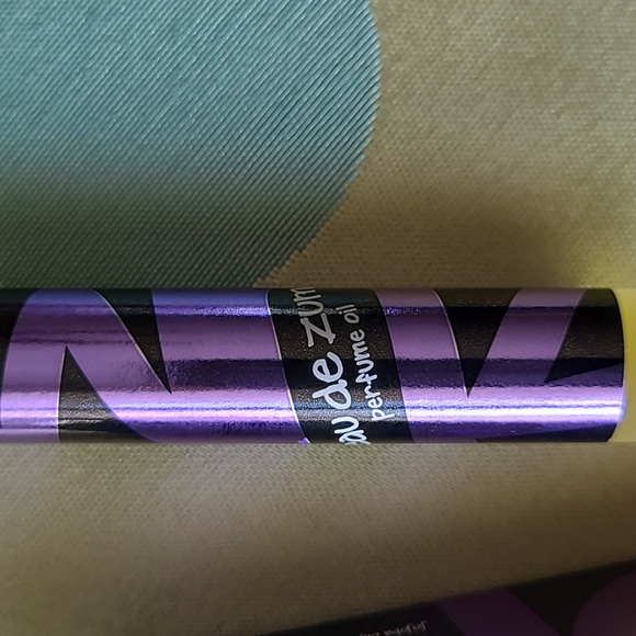 Zum Zum by Indigo Wild roll-on Lavender perfume oil. NWT - Picture 2 of 7